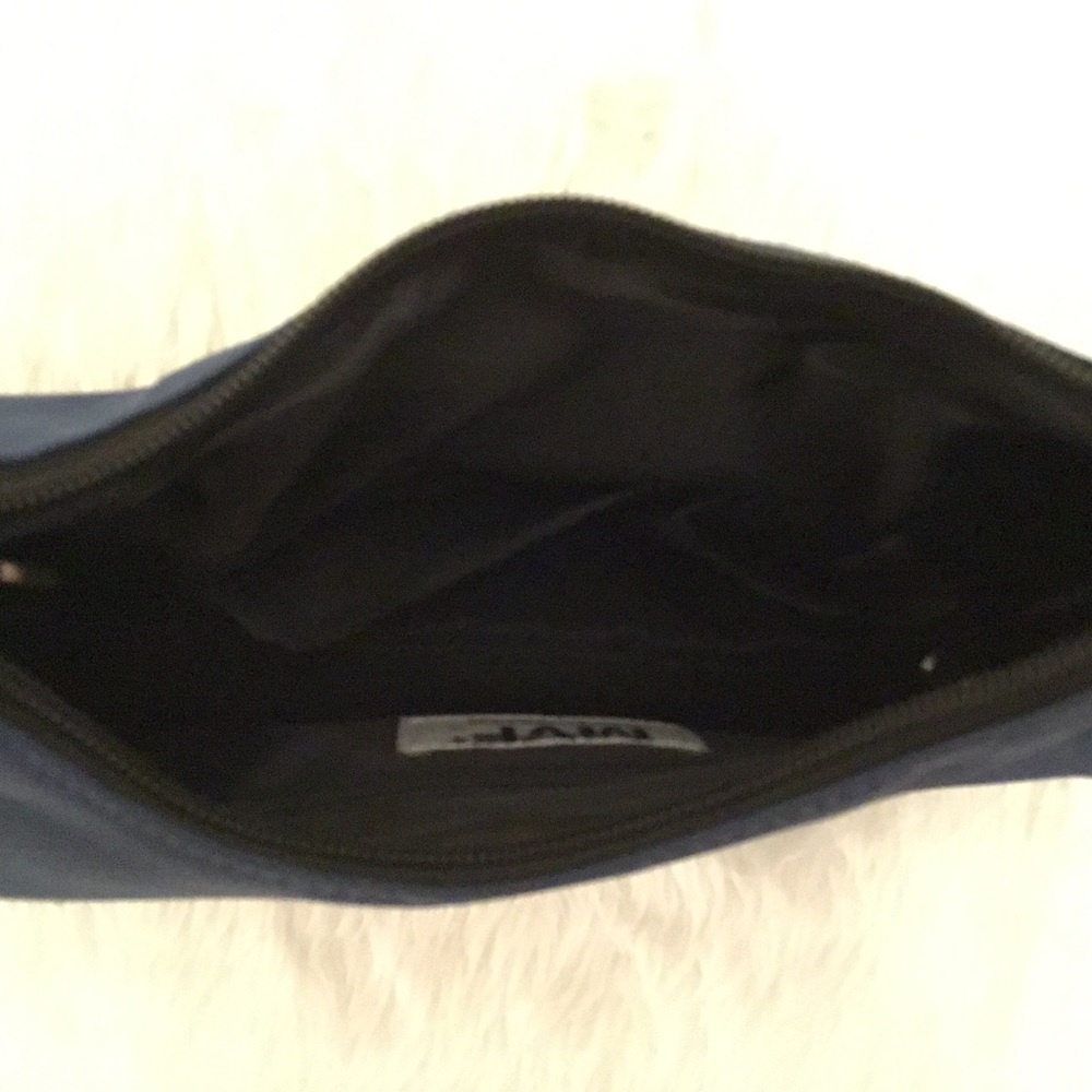 University of Michigan Logo hobo Handbag NWT - Picture 6 of 7